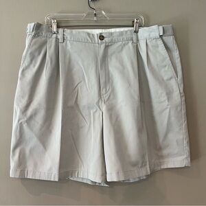 LL Bean Mens Comfort Waist Khaki Shorts‎ Beige Size 42 Cotton Pleated 8" Inseam